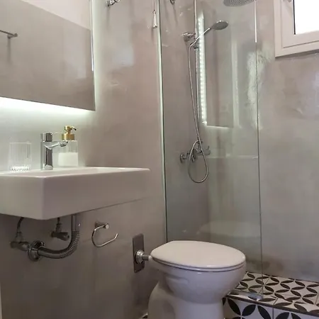 Mid Century Character House In Hébergement de vacances *