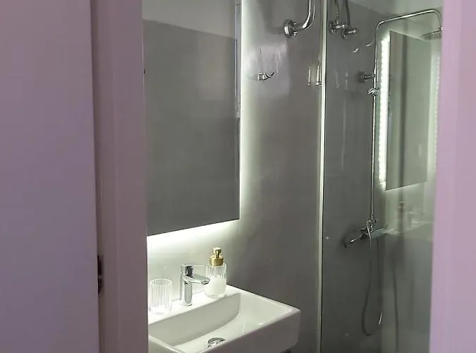 Mid Century Character House In 別荘 *