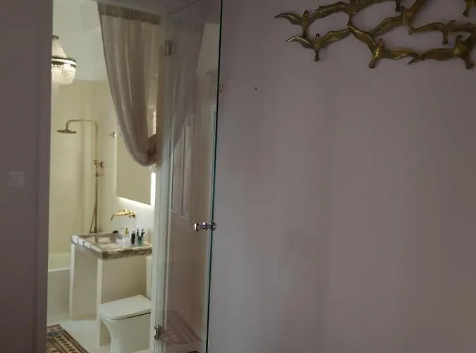 Mid Century Character House In 別荘 *