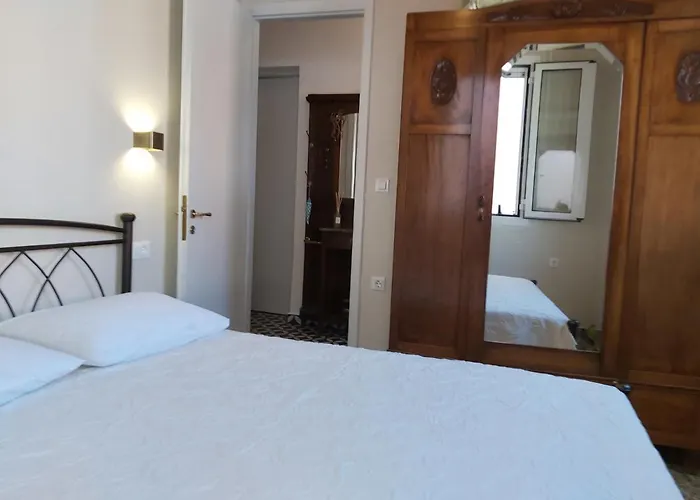 別荘 Mid Century Character House In