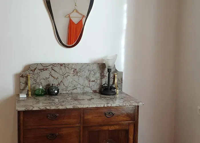 Mid Century Character House In 別荘 *