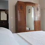 Mid Century Character House In Дом отдыха