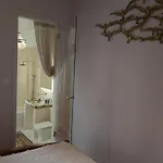 Mid Century Character House In Дом отдыха *