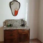 Mid Century Character House In Дом отдыха *