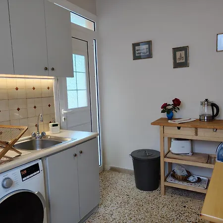 Дом отдыха Mid Century Character House In *